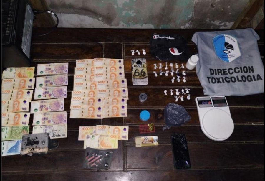 Tres detenidos y secuestro de droga dinero y vehículos tras