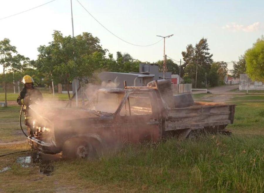 Incendio en Galpón de Vialidad Provincial en La Paz