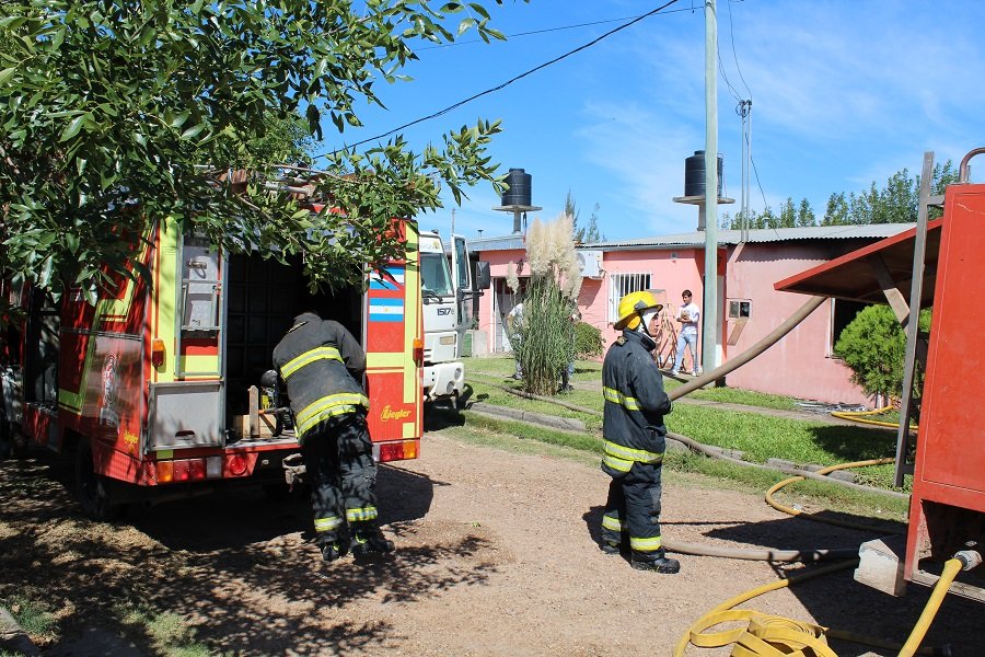 Un Voraz Incendio Causó Importantes Daños En Una Vivienda Sociedad Realidad Regional 3753